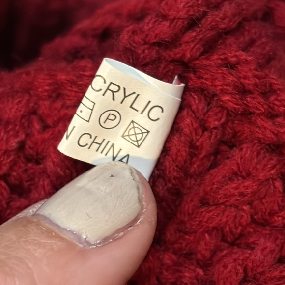 C.C maroon ponytail beanie - Picture 6 of 6